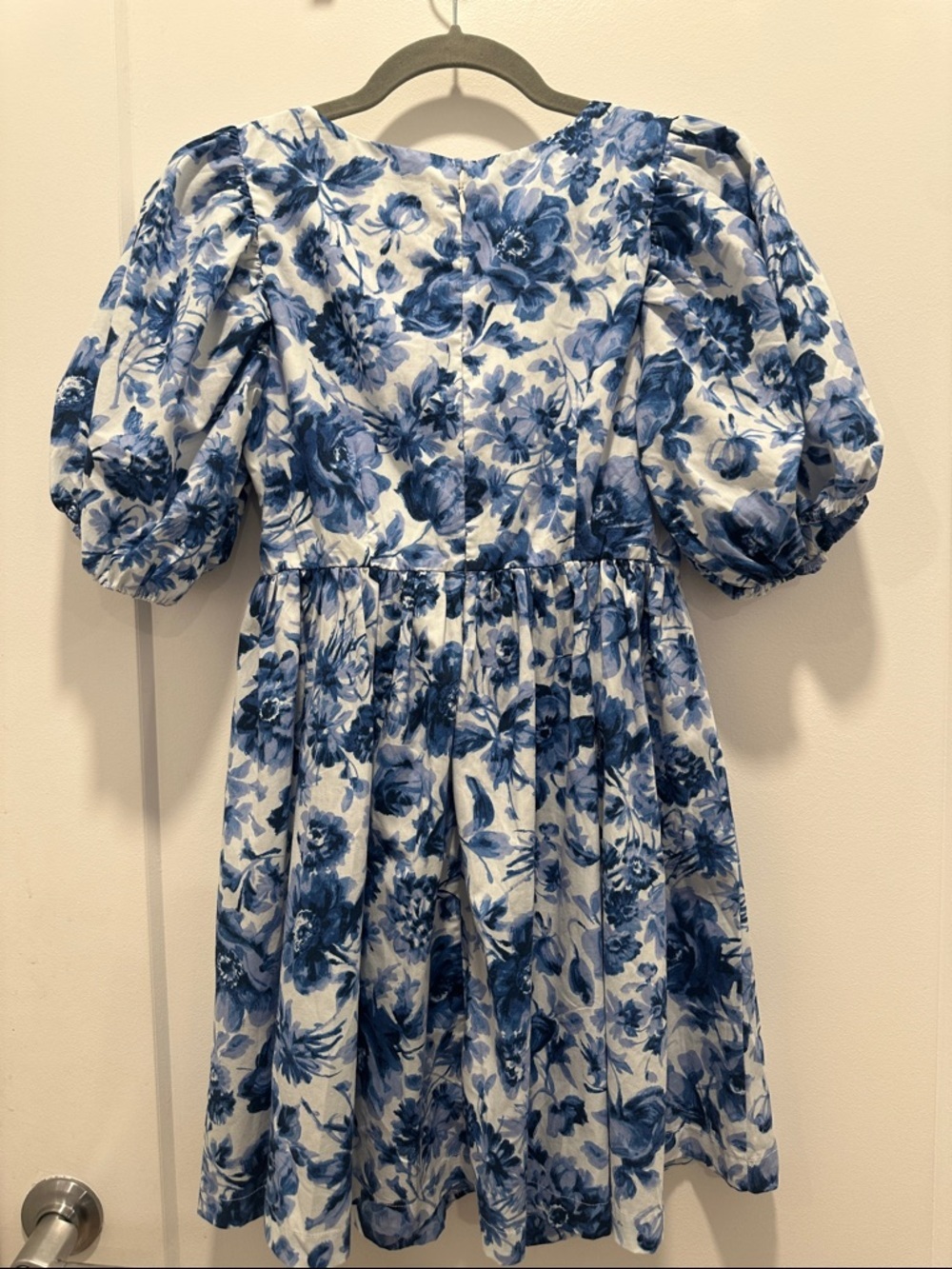 NWOT Abercrombie & Fitch Floral Puff Sleeve Blue White Dress XSP - Picture 2 of 5